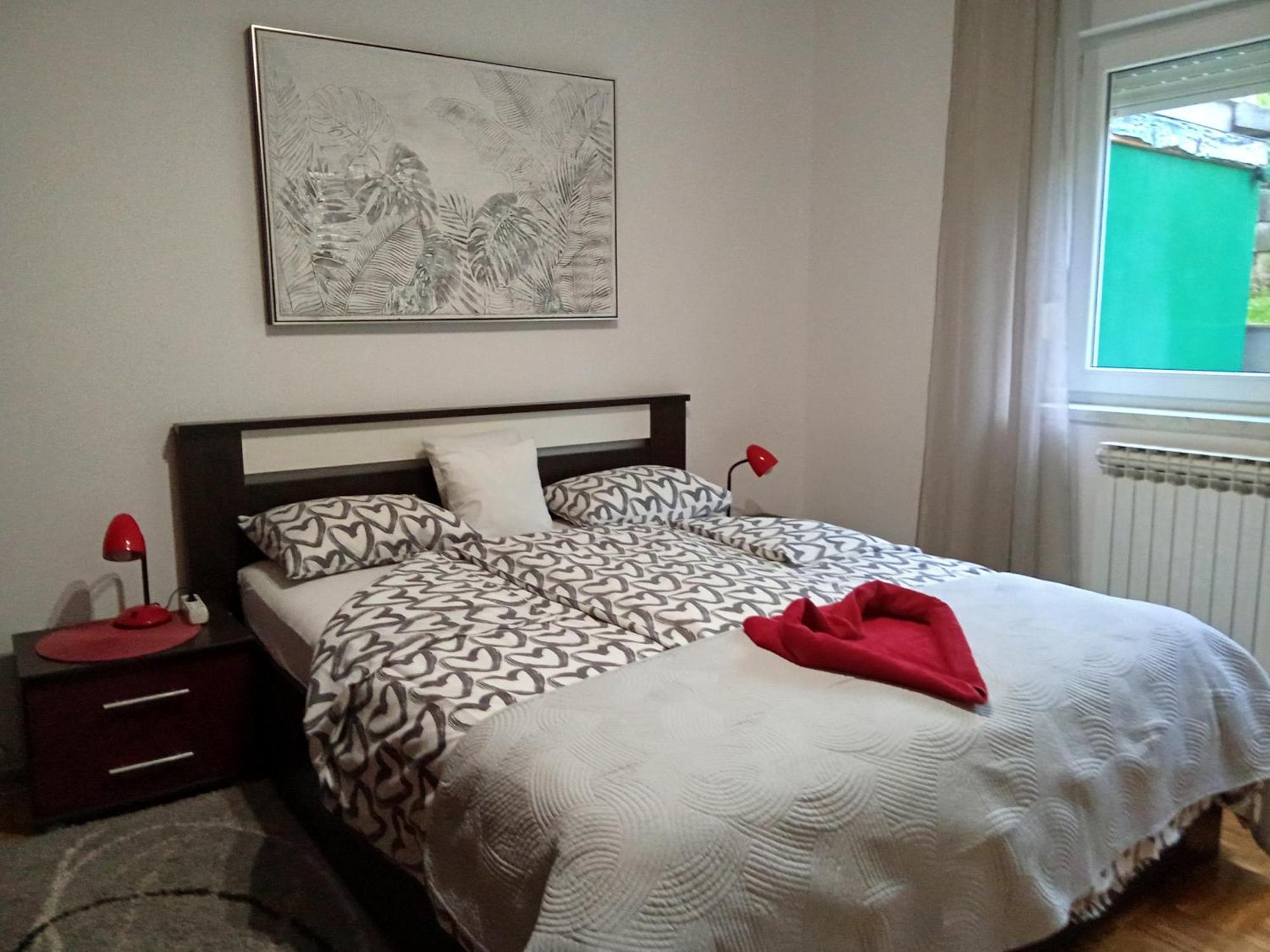 Apartman Malina คาร์โลวัตส์ ภายนอก รูปภาพ
