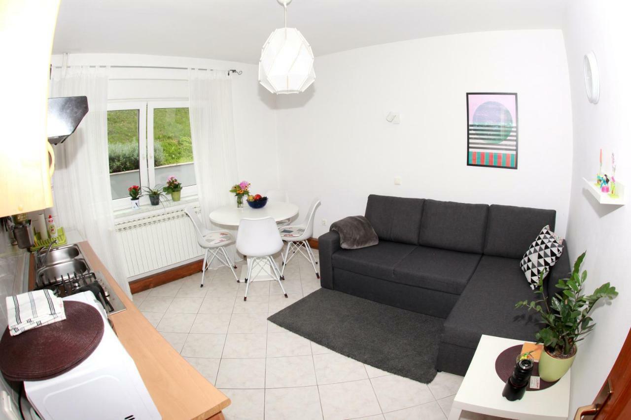 Apartman Malina คาร์โลวัตส์ ภายนอก รูปภาพ