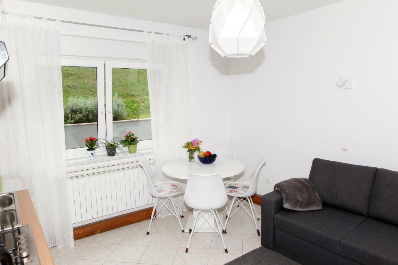 Apartman Malina คาร์โลวัตส์ ภายนอก รูปภาพ